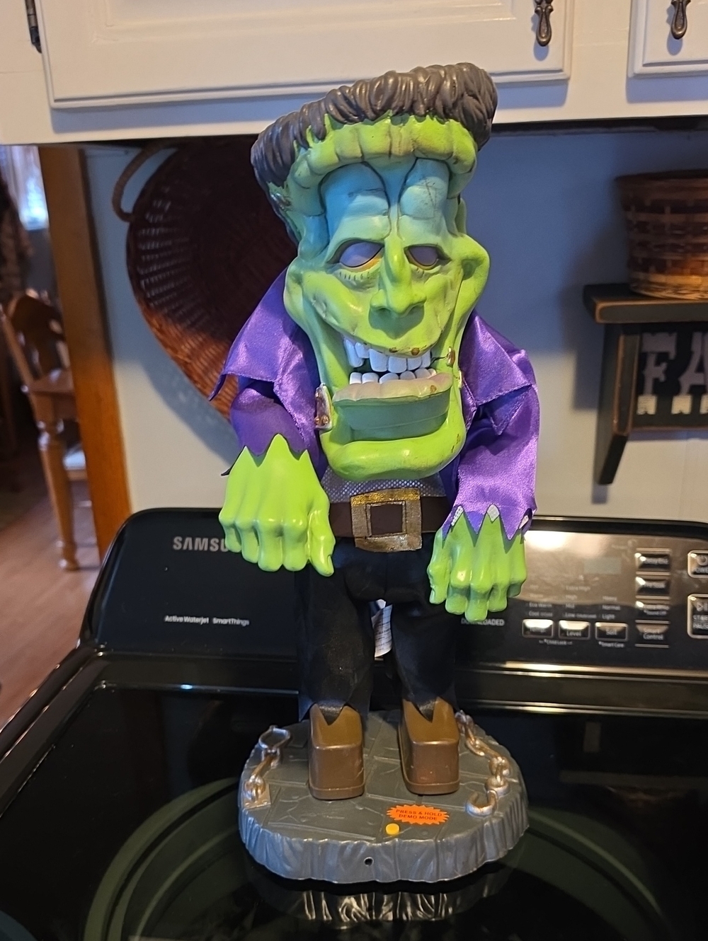 Gemmy Vintage Frankenstein Figurine Dances And Plays Thriller